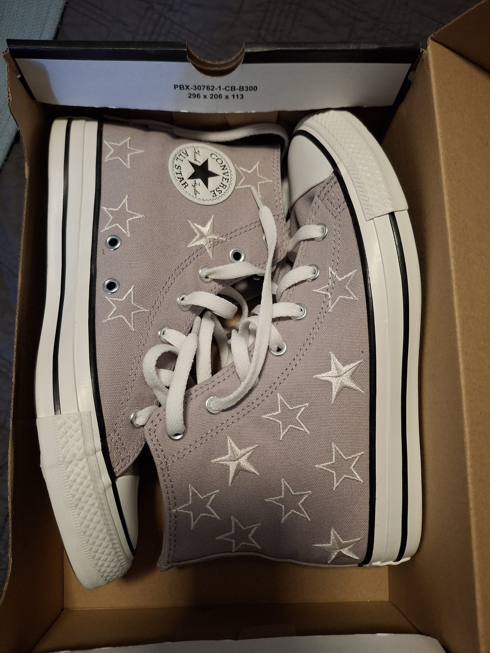 Converse Kids High Top Sneakers in Light Purple with White Stars